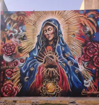 Sagrada, mural by DiArsanima